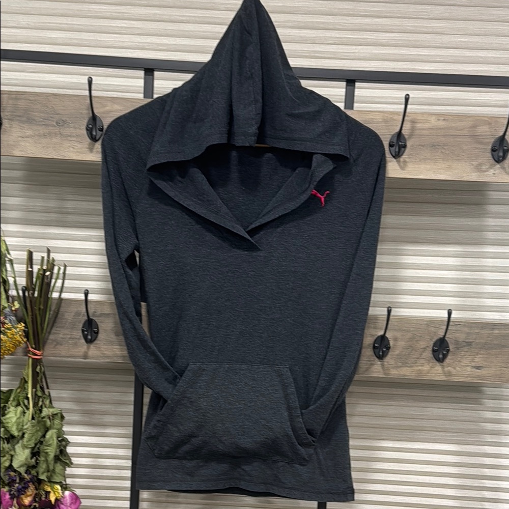 Puma Black V-Neck Top with Pink Logo - Picture 4 of 8